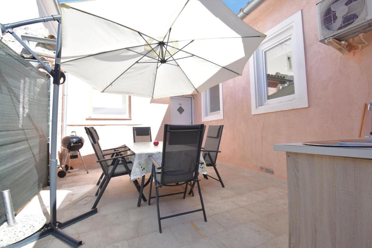 City Centre Apartment With Terrace 2 Пула Экстерьер фото